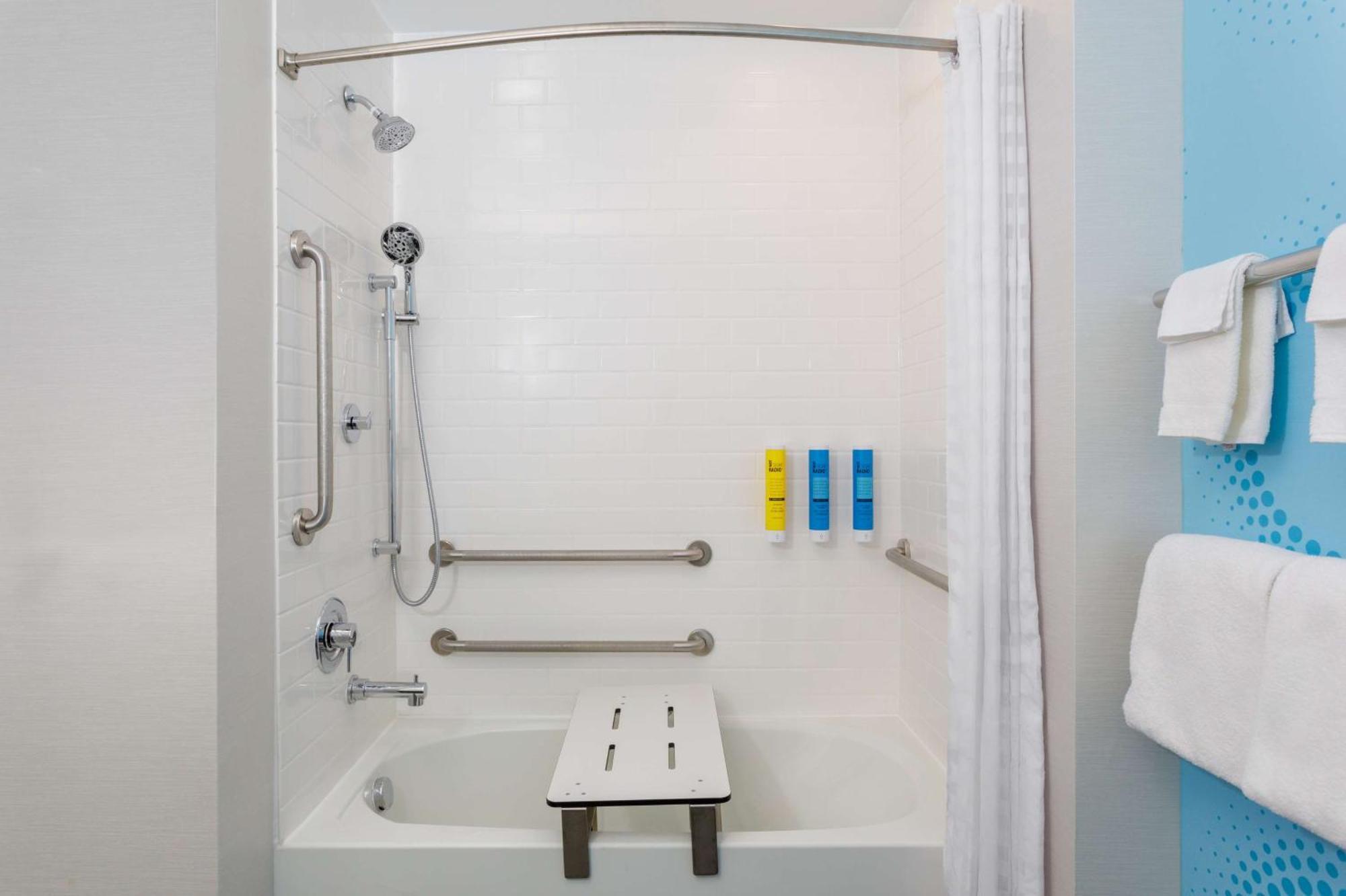 Tru By Hilton Panama City Beach Upper Grand Lagoon Bagian luar foto